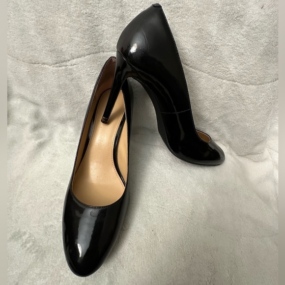 Michael Kors Shoes - Michael Kors Ashby Patent Leather Heels!!